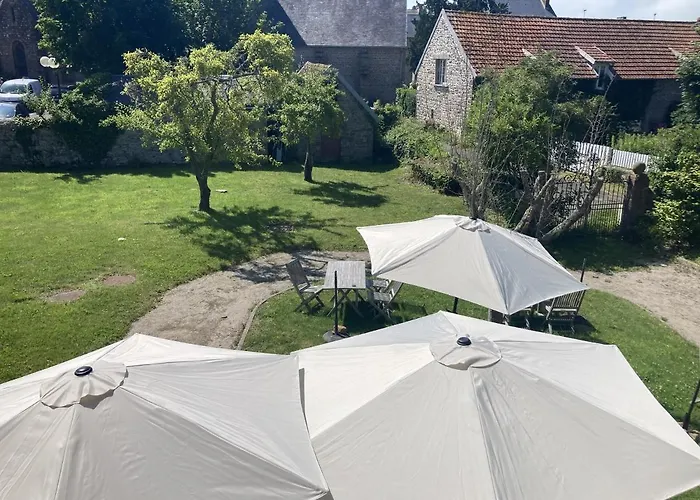 Logis Auberge De Carolles